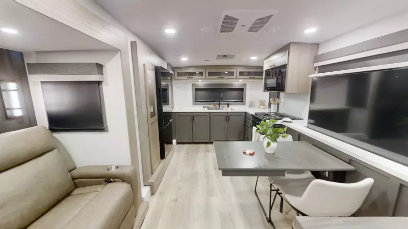 Rockwood Signature Fifth Wheels Main Room